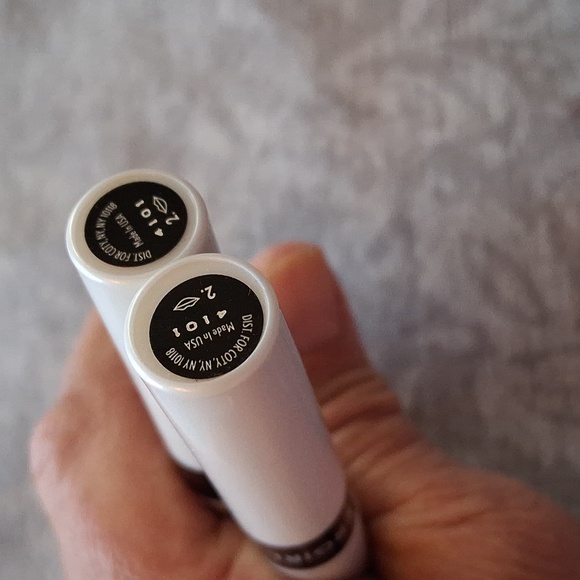 2 Cover Girl Outlast Clear Moisturizerizing Top coat - Picture 3 of 3